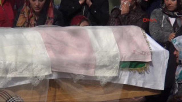 Bartın Kazada Ölen Üniversiteli Burcu Toprağa Verildi