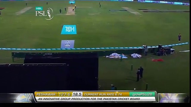 PSL 2017 Final Match Quetta Gladiators vs. Peshawar Zalmi - Daren Sammy Batting