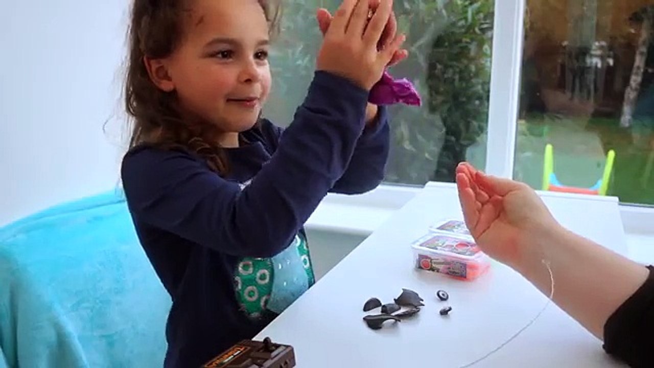 Super Scary Spider Putty Goo Slime with Thomas and Friends