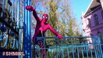 Розовый Человек-паук и Человек-Паук в любви! Предложение смешной фильм супергерой в реальной жизни