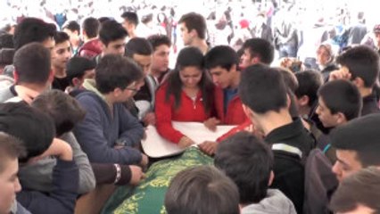 Özçekim Hayatına Mal Oldu