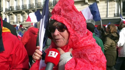 Plongée au sein de la manif pro-Fillon du Trocadéro…