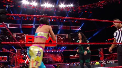 Bayley vs. Nia Jax - No. 1 Contender's Match׃ Raw, Jan. 2, 2017