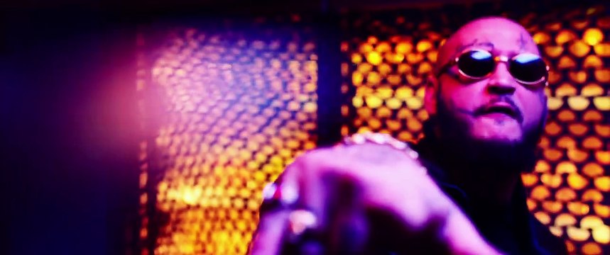 Seth Gueko Ft. Kaaris - Cest Pas Pareil (Remix) - Clip Officiel