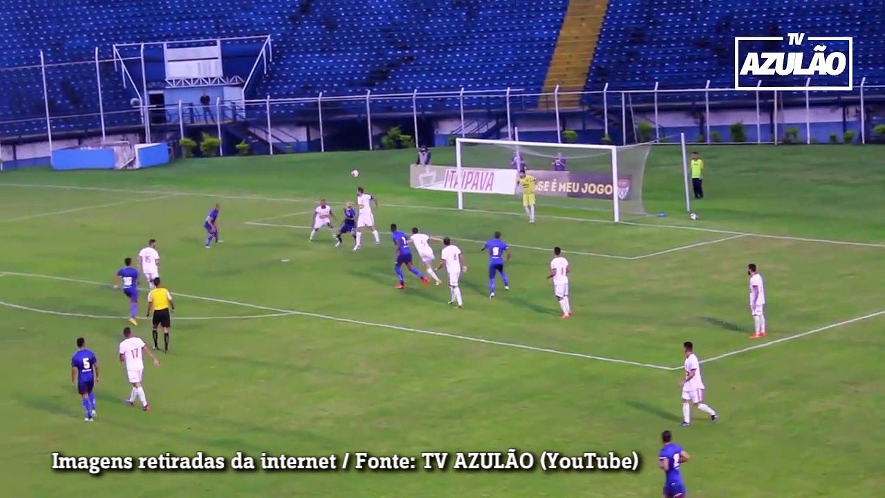 Que pintura! Carlão faz golaço de bicicleta pelo São Caetano