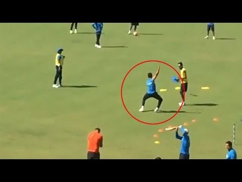 Virat Kohli dancing on the beats of Dhol , Watch Video | वनइंडिया हिन्दी