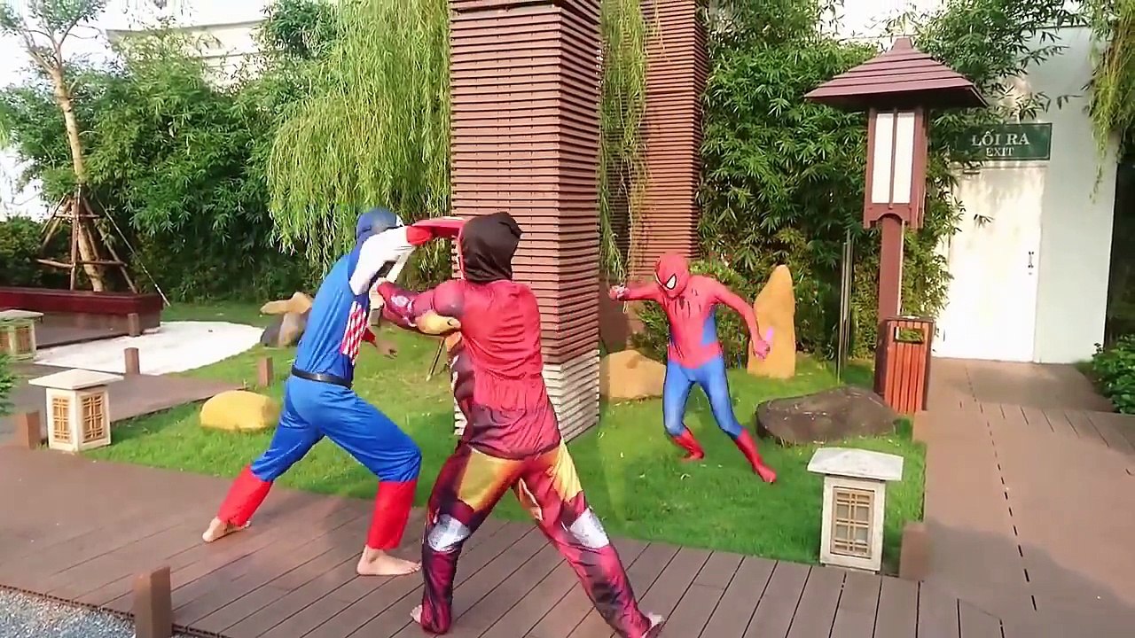 Scream meets 2 another Scream ! Spiderman and Iron man become Troller Screams