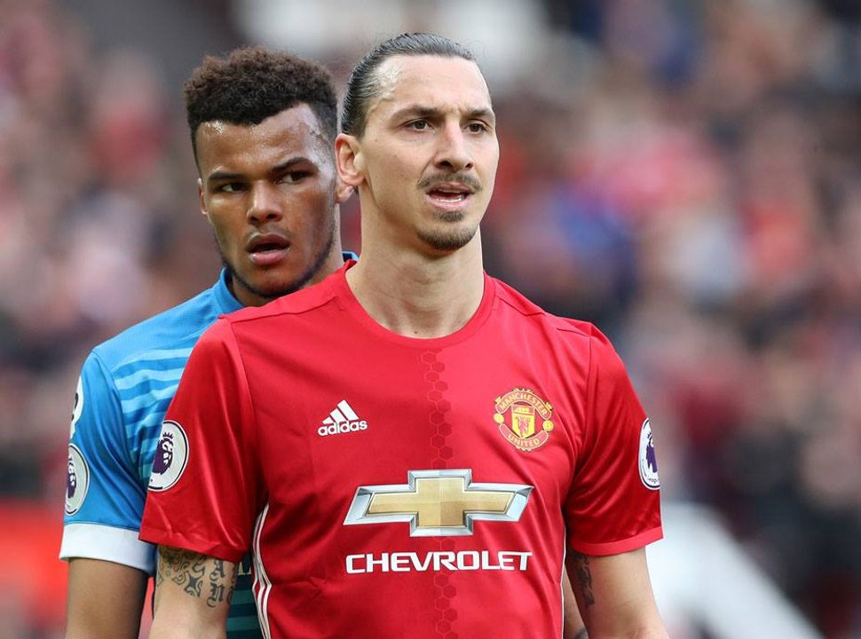 Public Buzz : Zlatan Ibrahimovic se fait piétiner le visage mais se venge...