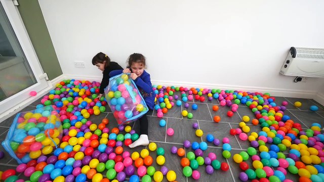 BALL PIT IN OUR HOUSE!! Kids go Crazy -) Indoor Playground Fun Ballpit Challenge-STaQMRq3e_w