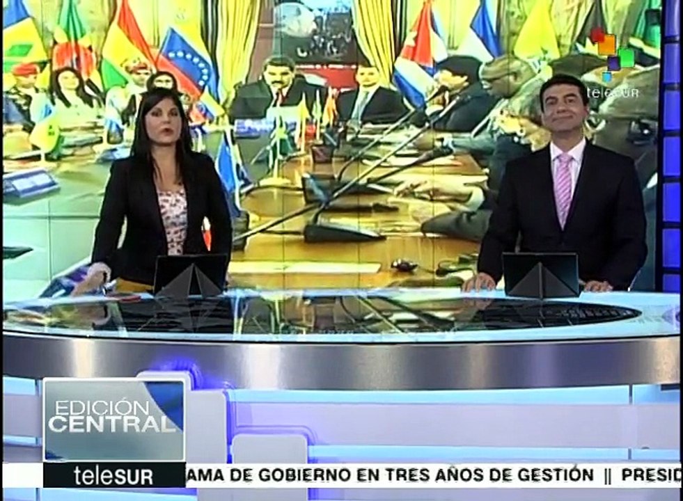 Red de Intelectuales debaten sobre rol de los medios en la actualidad