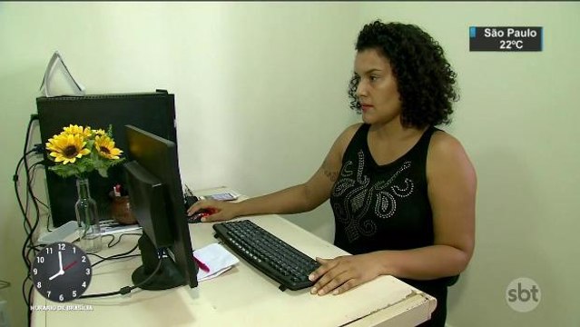 Mulheres trabalham quase 8 horas a mais por semana do que os homens