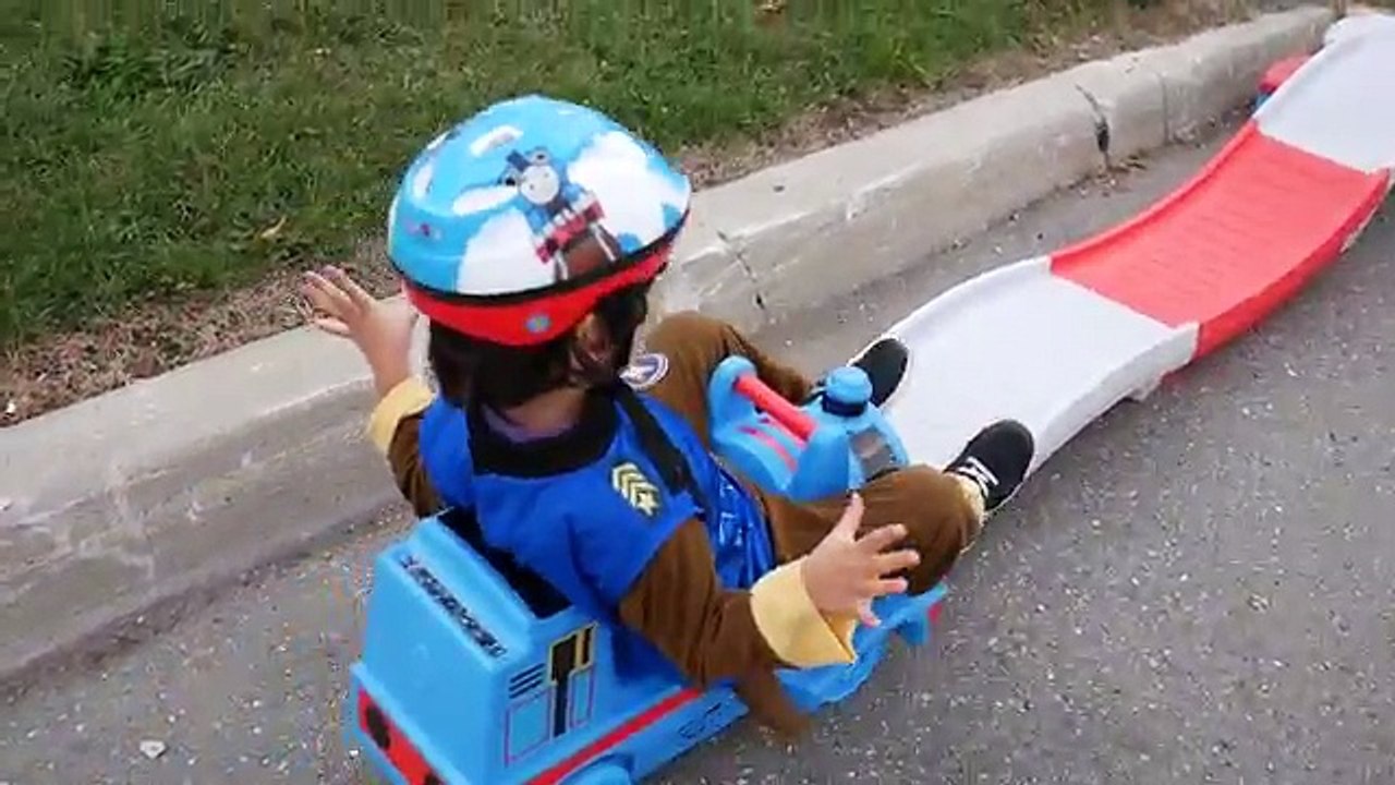 Step2 THOMAS THE TANK ENGINE Up & Down Roller Coaster Thomas and Friends Disney Cars Toys