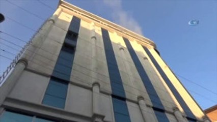 Yüksekova'da Korkutan Yangın...yangında Mahsur Kalan Otel Çalışanlarını Vatandaşlar Kurtardı