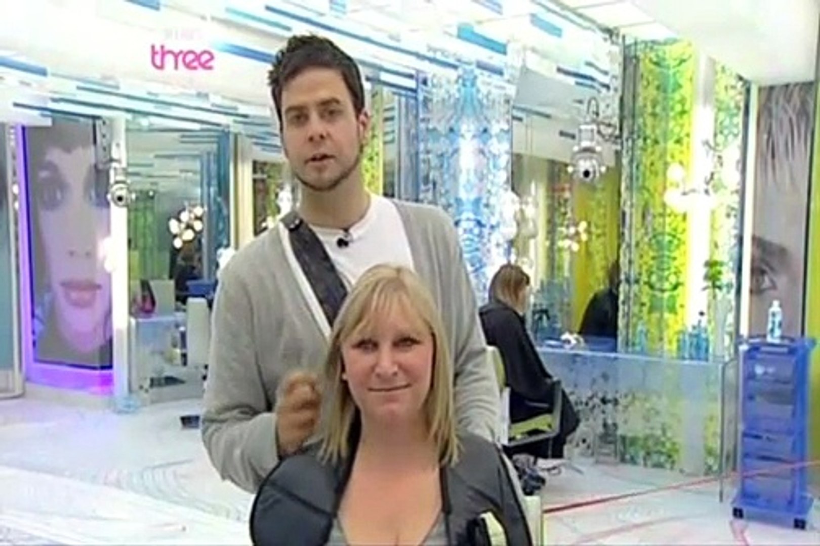 ⁣Celebrity Scissorhands makeover preview 5