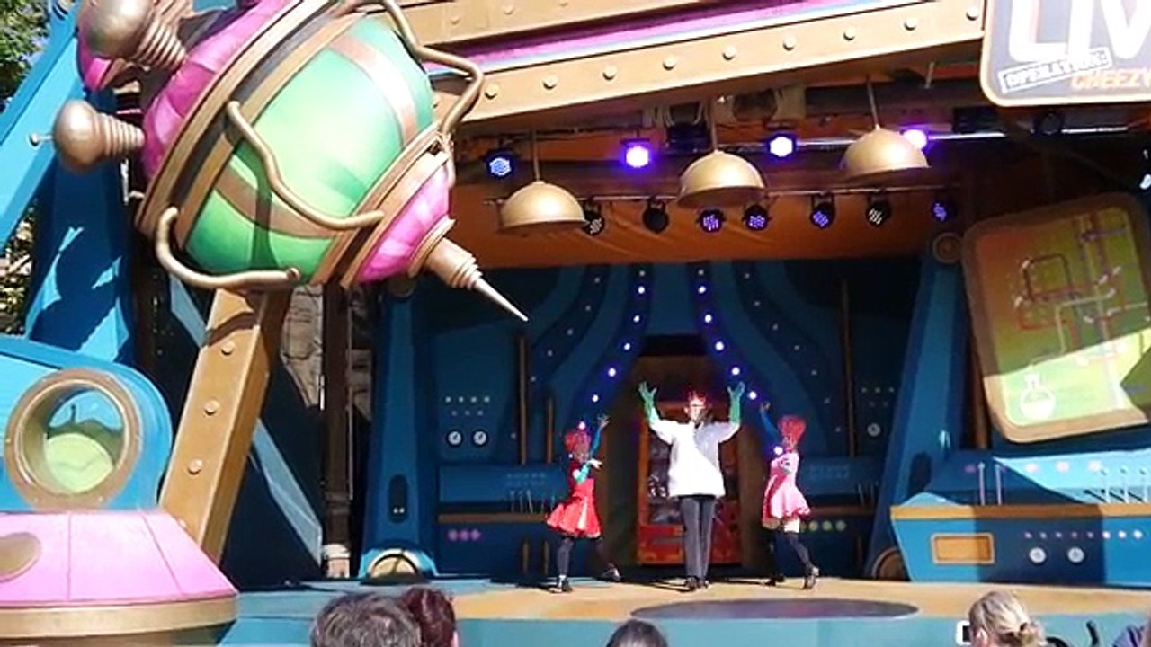 The Penguins of Madagascar Operation Cheesy Dibbles at Chessington World of Adventures Pen