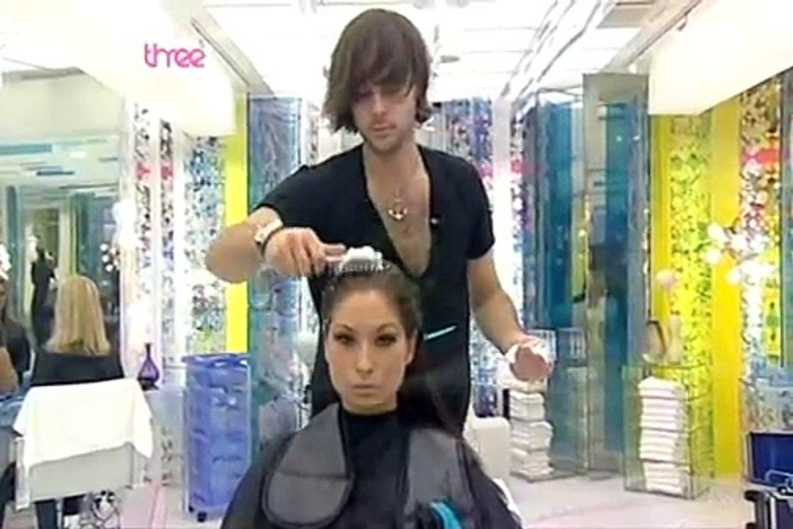 ⁣Celebrity Scissorhands makeover preview