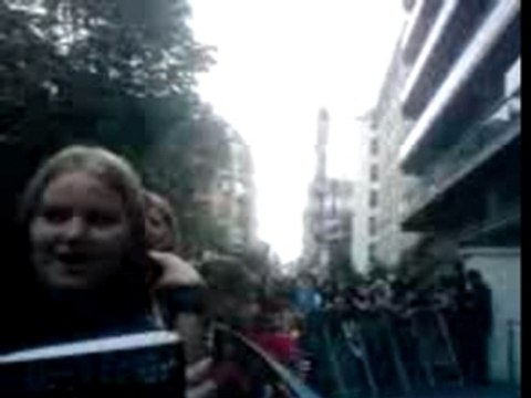 Attente Tokio Hotel devant Nrj 14 SEPTEMBRE