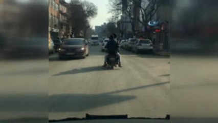 Iğdır'da Motosikletle Tehlikeli Yolculuk Anı Kamerada