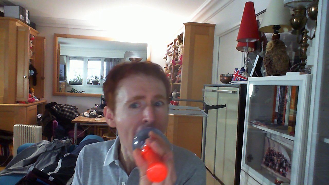 Wiwi égratigne "zonder jou kan ik niet leven" de Django Wagner