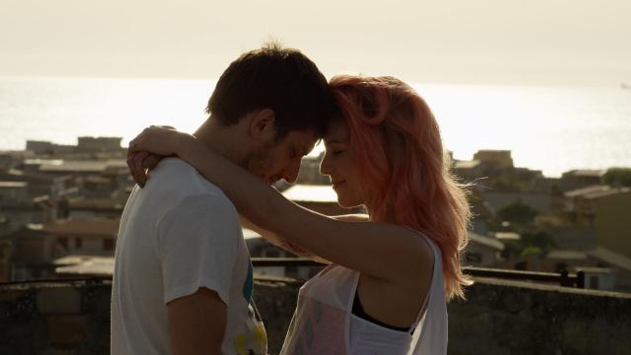 Il padre d'Italia: intervista a Luca Marinelli, Isabella Ragonese e Fabio Mollo