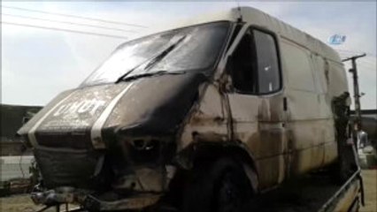 Otomobille Çarpışan Minibüs Devrildi: 7 Yaralı