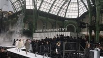 Paris Fashion Week : Final défilé Chanel Automne-hiver 17-18