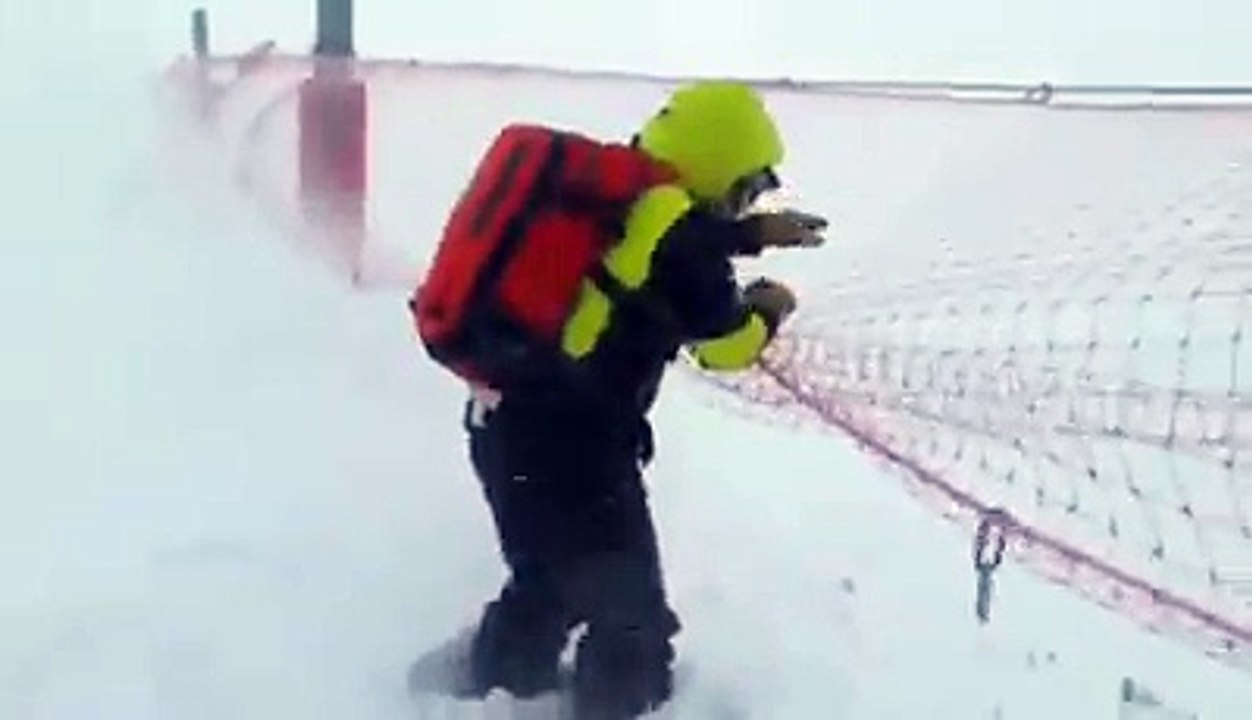 2- Attention : la plus grande prudence est requise, le risque d'avalanche est élevé dans les Alpes