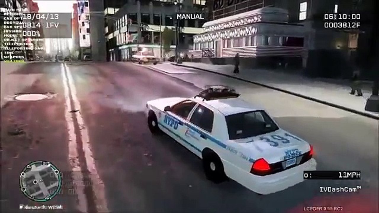 El coche de policía POR la PERSECUCIÓN de los INFRACTORES. El juego de la policía de la máquina. De dibujos animados sobre la policía