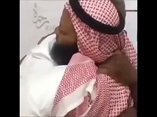 Patrick Vieira converti à L’ISLAM ou son Sosie parfait