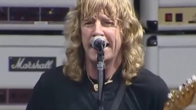 Status Quo Live - Rockin' All Over the World(Fogerty) - Alton Towers,Stoke,June 26-6 2004