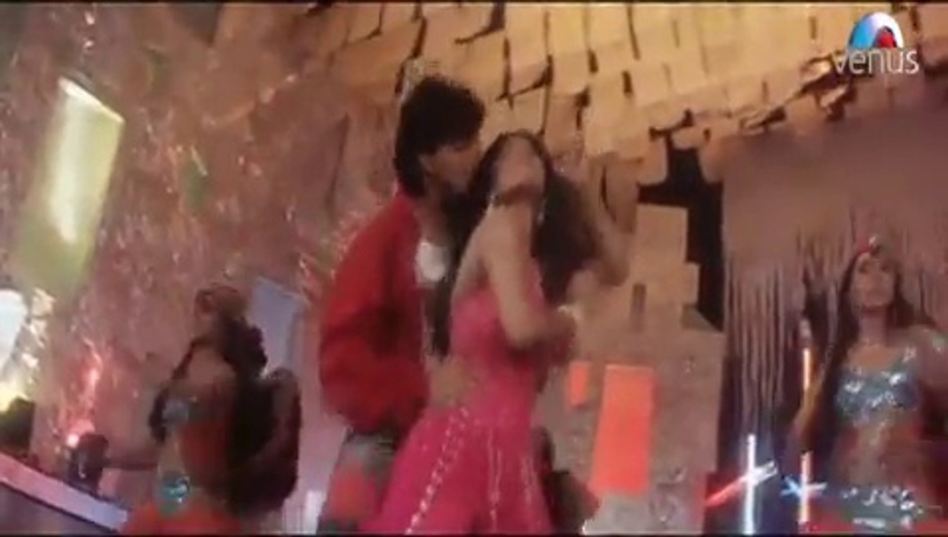 Ye Kaali Kaali Aankhen Sharukh Khan Kajol Baazigar Video Dailymotion This superhit track is sung by kumar sanu & anu. ye kaali kaali aankhen sharukh khan kajol baazigar