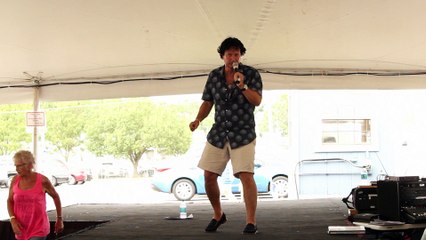 Vince Grosso sings 'Heartbreak hotel' Elvis Week 2016