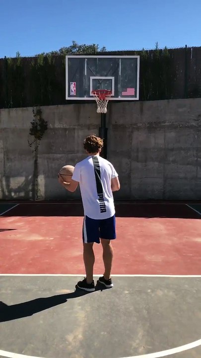 Quand Antoine Griezmann se met en mode NBA !
