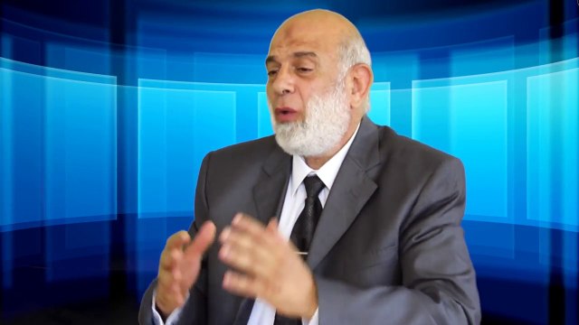 الشيخ وجدي غنيم يقارن بين معاملة العسكر للمعتقلين اليهود والنصارى والأسرى المسلمين]