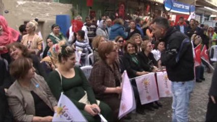 Izmir - Selvi Kılıçdaroğlu'ndan Roman Havası