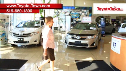 2017 Toyota RAV4 Vs. 2017 Nissan Rogue - Serving Stratford, ON