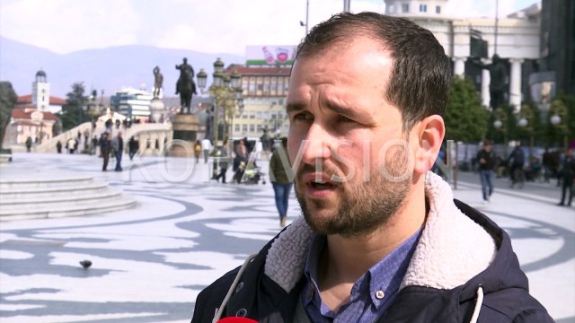 Thellohet kriza në Maqedoni, afishe kundër gjuhës shqipe