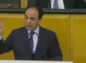 İlla bi devlete başkan olacaksan Devlet Bahçeli'ye başkan ol? O da çok istiyor zaten.