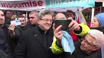 Mélenchon et Poutou manifestent en soutien aux hospitaliers