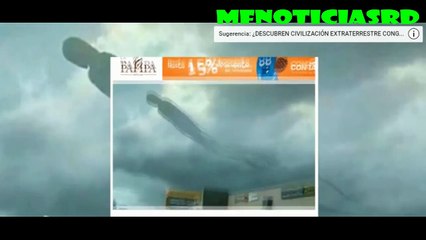 ¿PÁNICO EN ZAMBIA POR APARICIÓN EN EL CIELO DE UNA ENORME FIGURA HUMANOIDE? 2017 (EXPLICACIÓN)