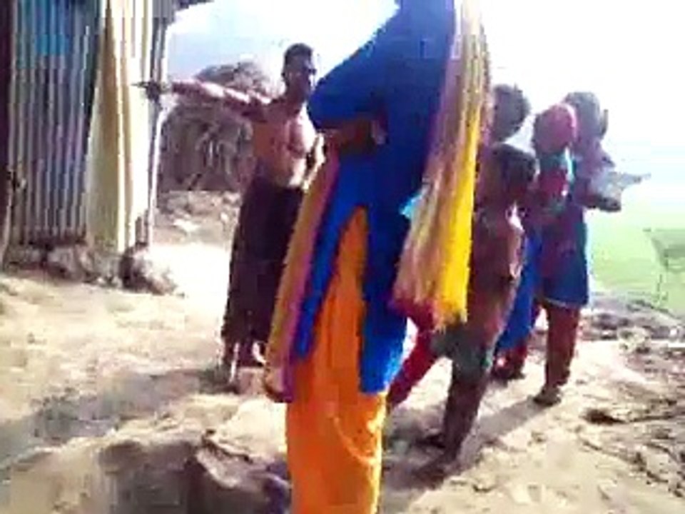 o My God মানুষ কি ভাবে এত বড় জানোয়ার হয় আগে জান্তামনা বউ কে এই ভাবে পিটায়?