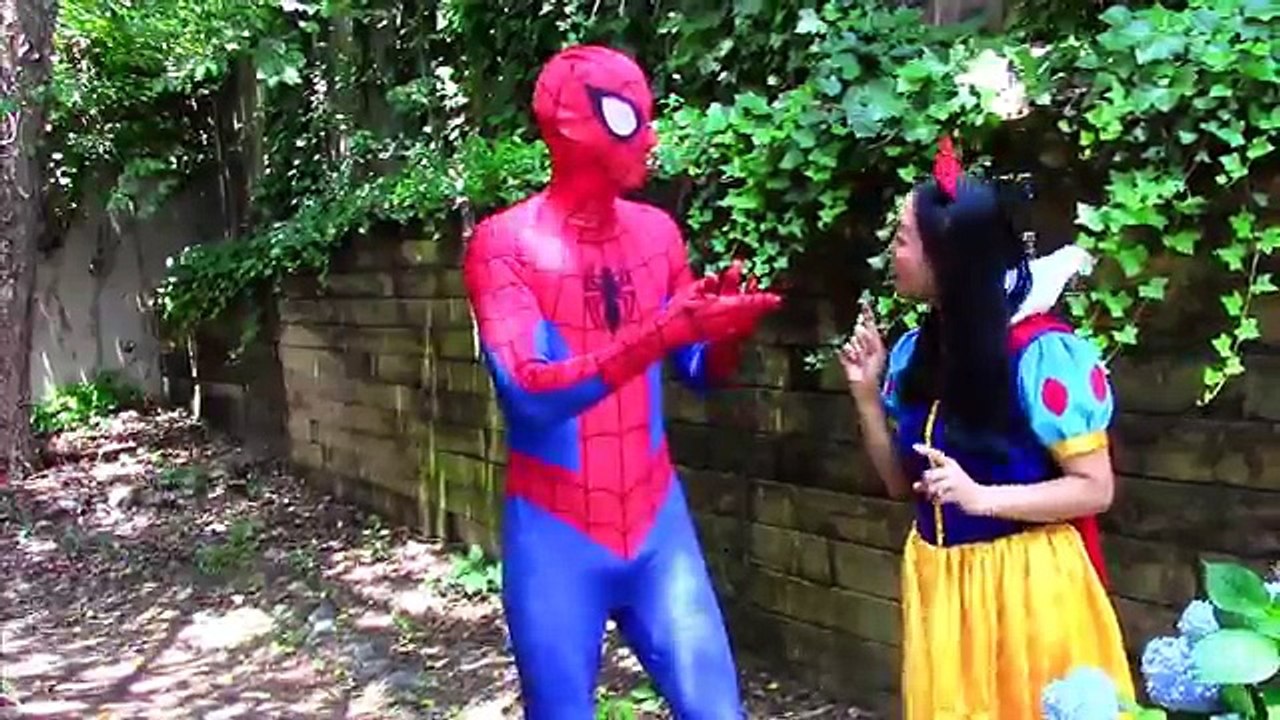 Spiderman & Elsa vs Maleficent: Sleeping Beauty Poison Apple Superheroes in real life