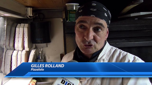 Hautes-Alpes : à Rochebrune, un camion de pizza sert de lieux de partage