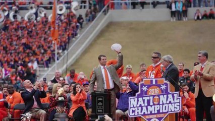 Early preseason top 10 college football teams for 2017