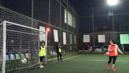 Topuklu Kramponlar" Kanser Hastası Anne Için Sahaya Indi