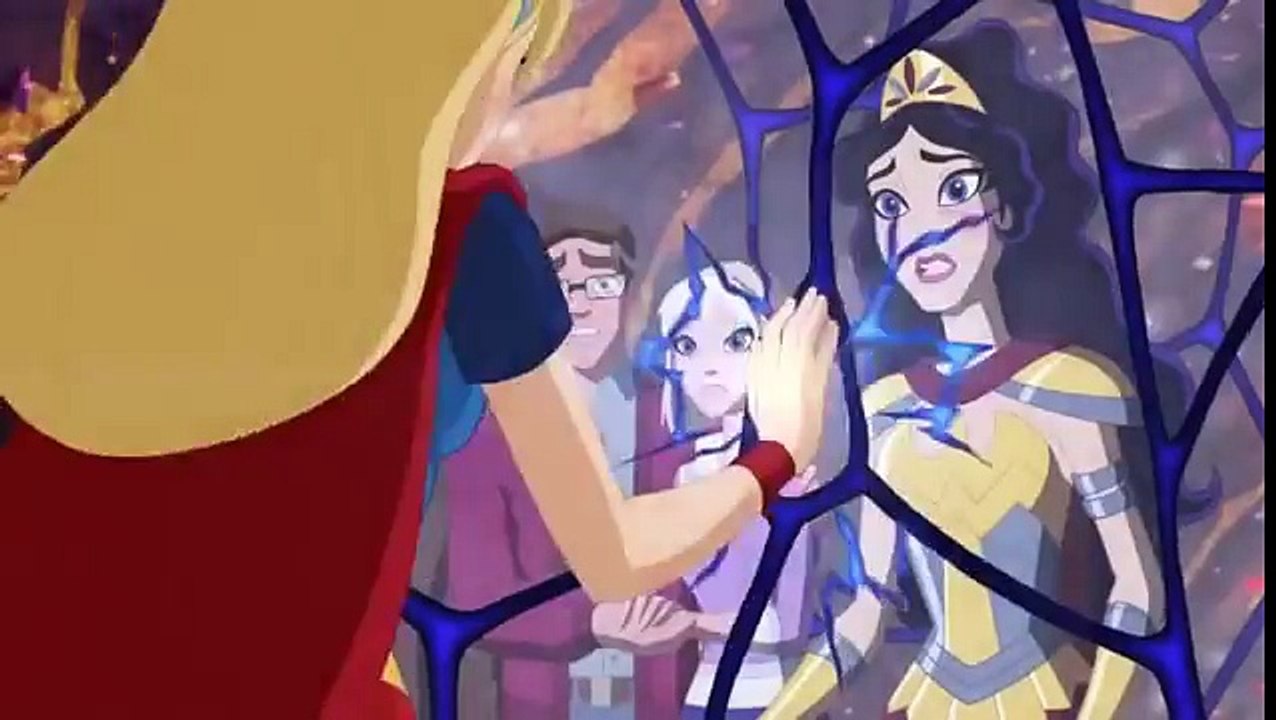 DC super hero girls: hero of the year español