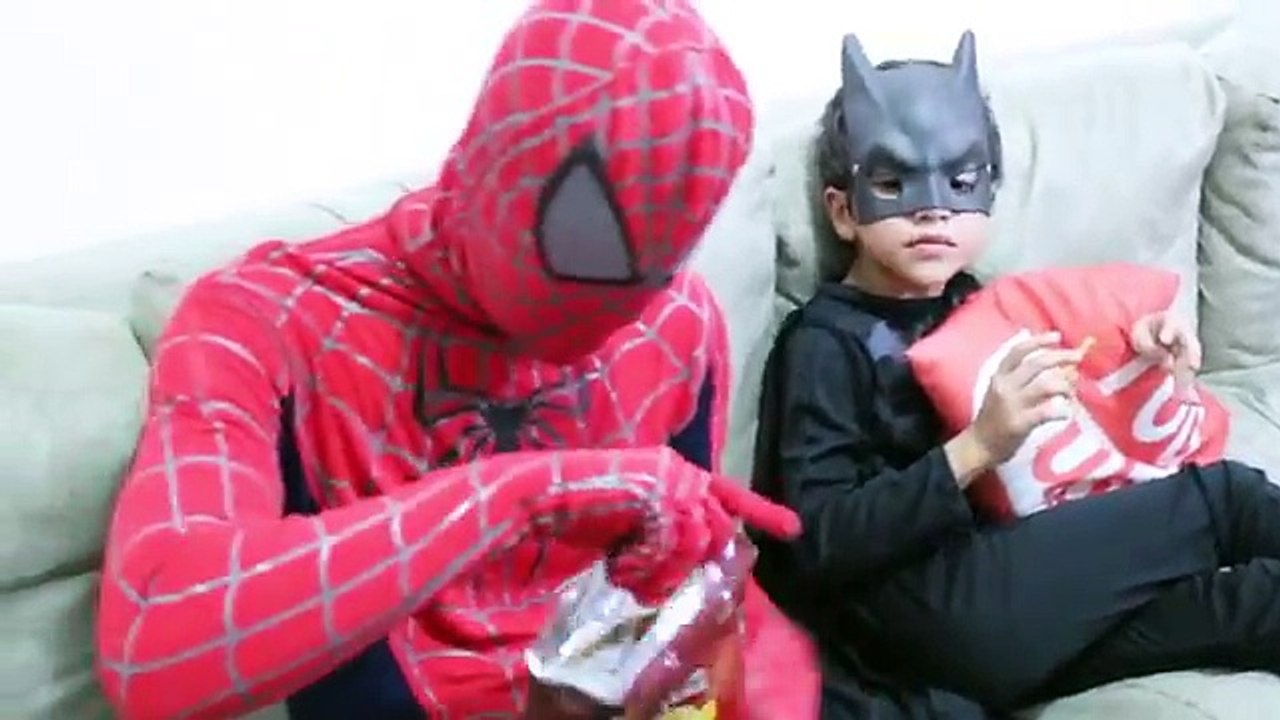 Maleficent Poop Gummy Worms w/ Spiderman, Captain America & Frozen Elsa Superhero Fun!