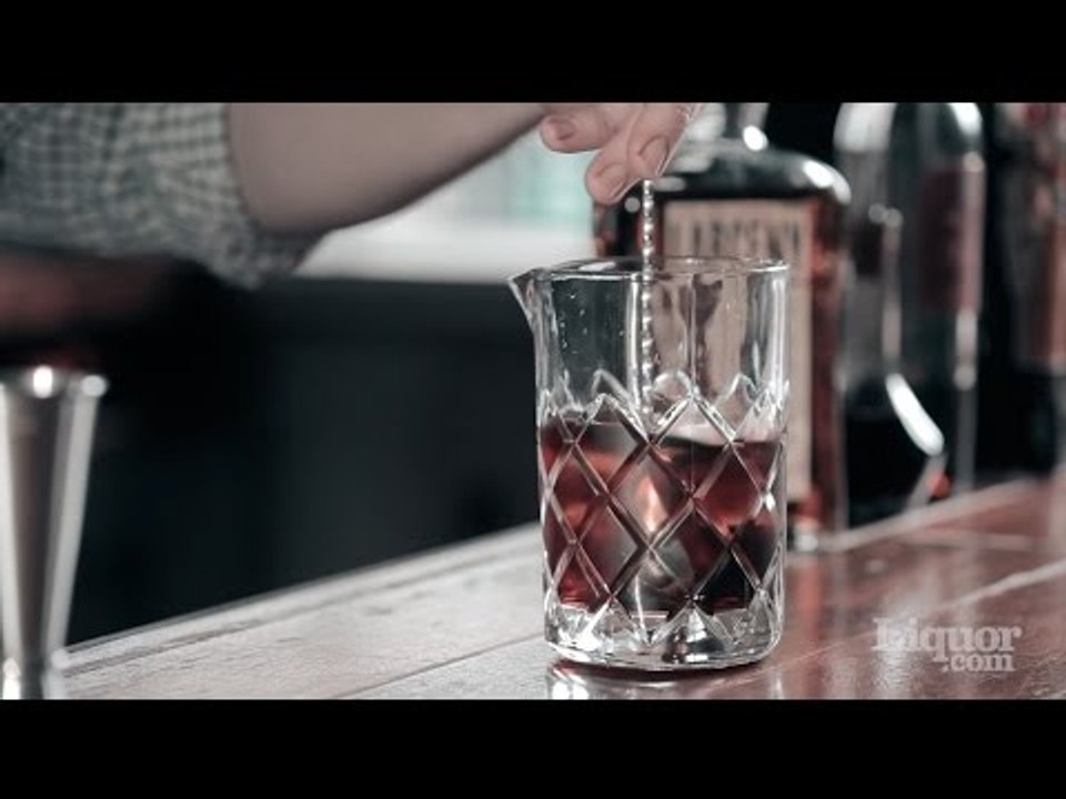 How to Stir a Cocktail - Tips & Tricks from a Bartender