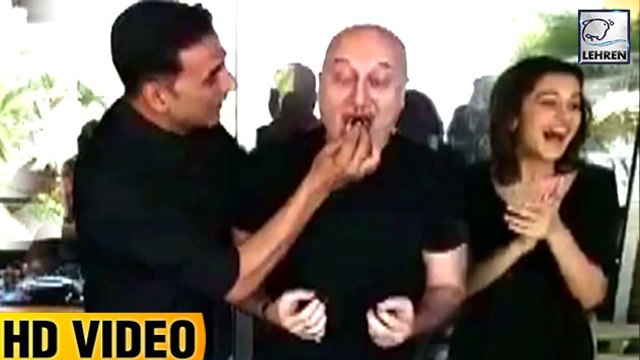Akshay Kumar Celebrates Anupam Kher's BIRTHDAY On Naam Shabana Sets | LehrenTV