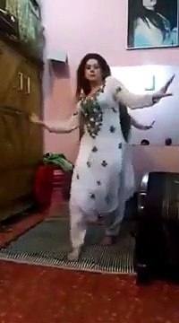 New pakistani girl home dance videos leaked 2017